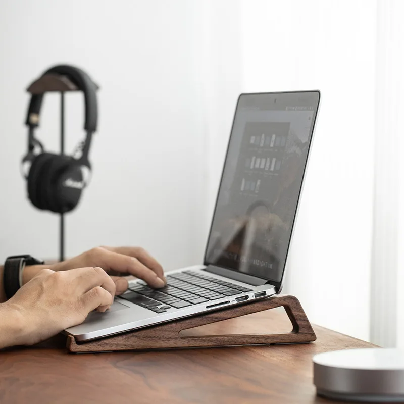 حامل كمبيوتر محمول من خشب الجو - مراجعة Laptop Stand Bamboo وسعره