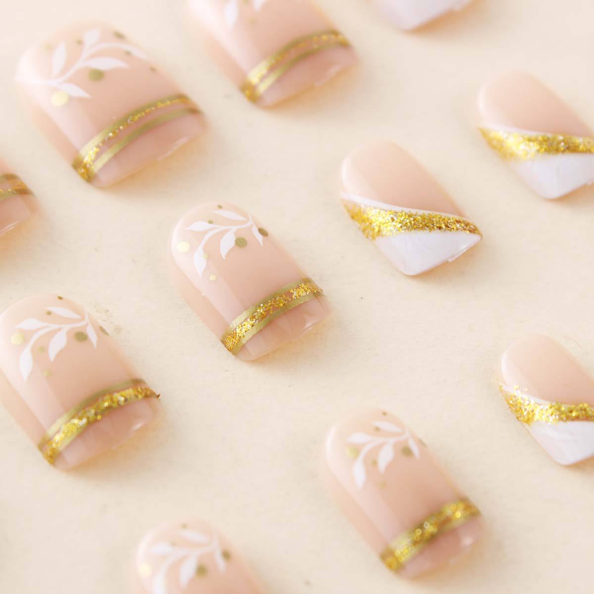 أظافر صناعية قصيرة مربعة بلون  - مراجعة Nail Tech Accessories وسعره