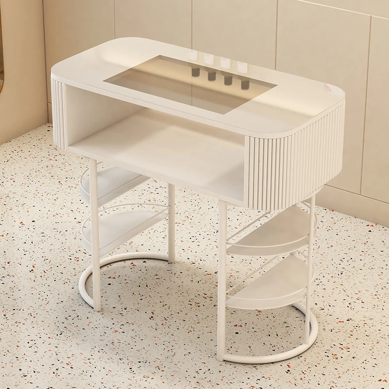 طاولة أظافر فاخرة بيضاء بتصميم - مراجعة Tech Accessories Luxury وسعره