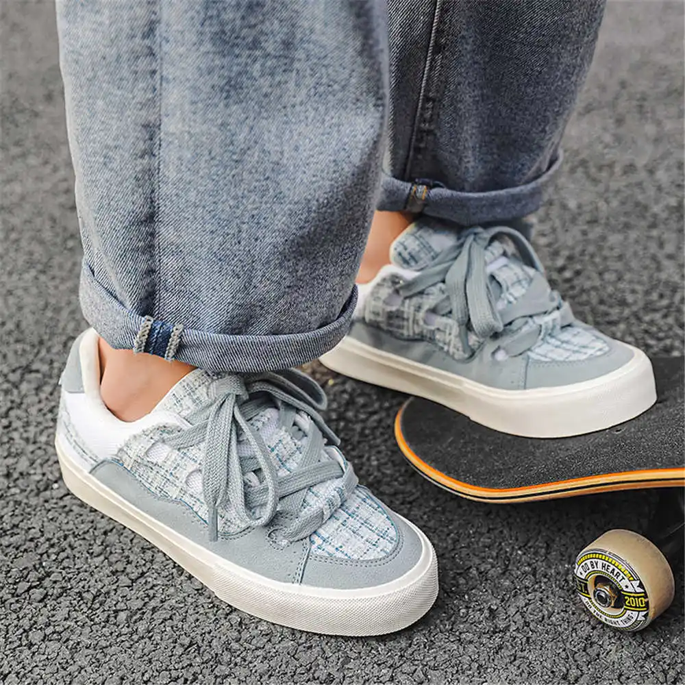 مع جلد الهيب هوب أحذية المدرسة - مراجعة Useful Tech Accessories Gifts For Husband وسعره