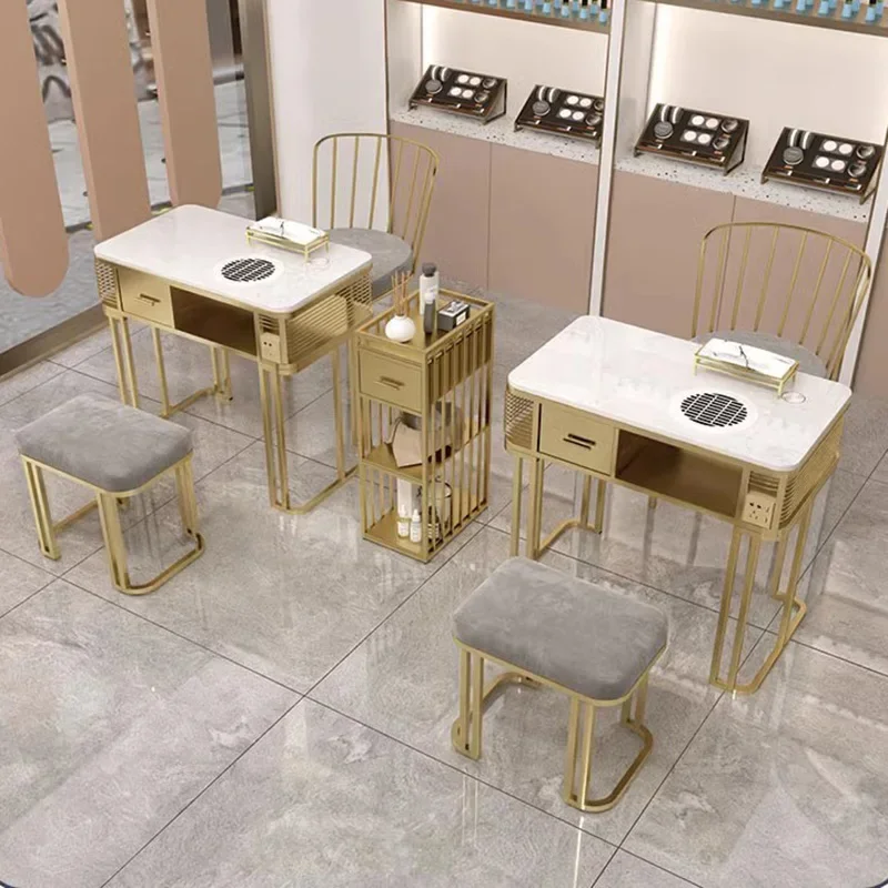 طاولة أظافر أوروبية بتصميم كاو - مراجعة Tech Accessories Designer وسعره
